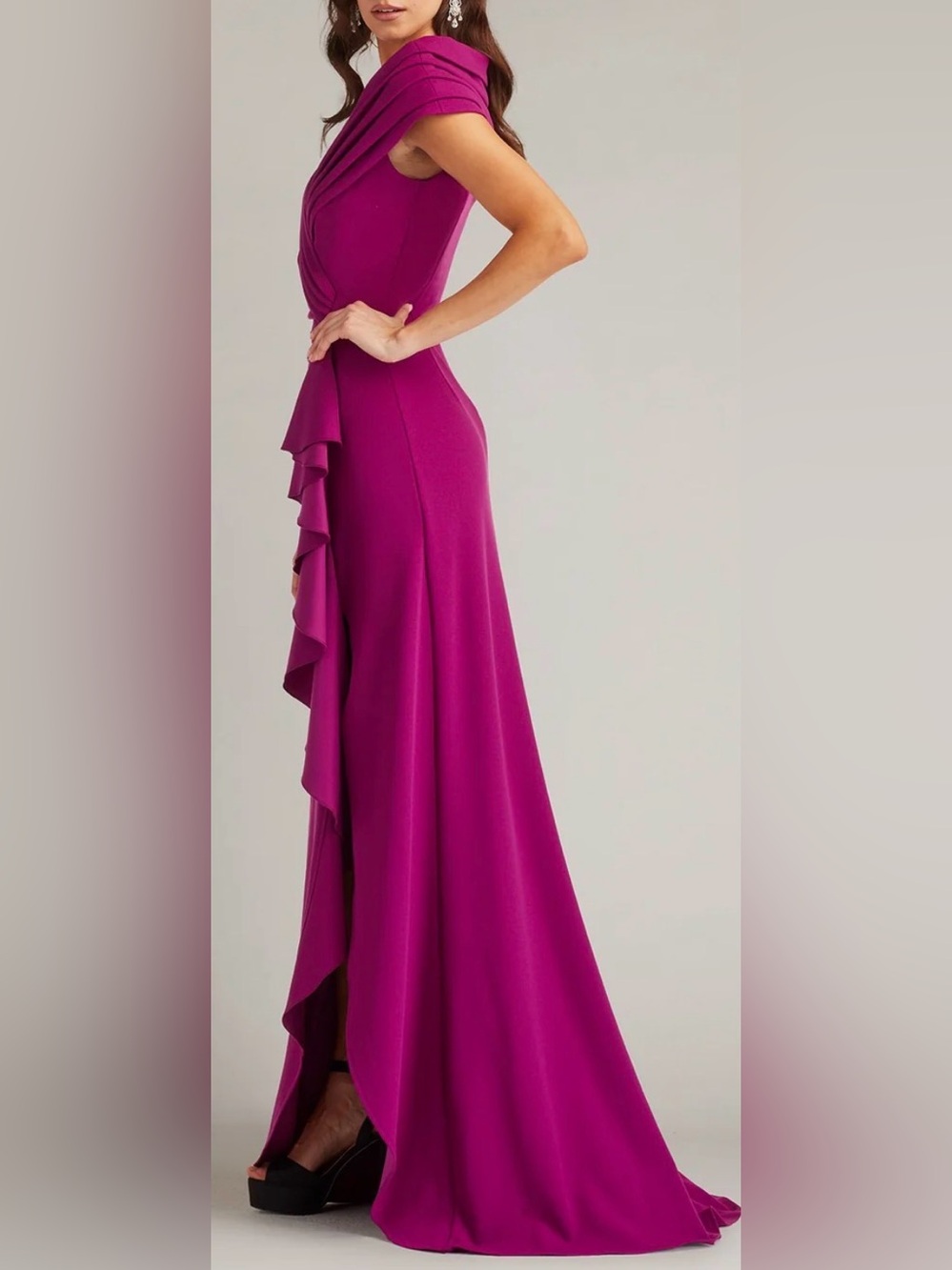NEW TADASHI SHOJI TALISE waterfall Cascade magenta Ruffle Portrait Neck Gown L - Picture 3 of 12